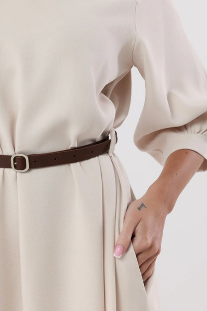 Dalia – Elegancka sukienka midi z bufiastymi rękawami i paskiem