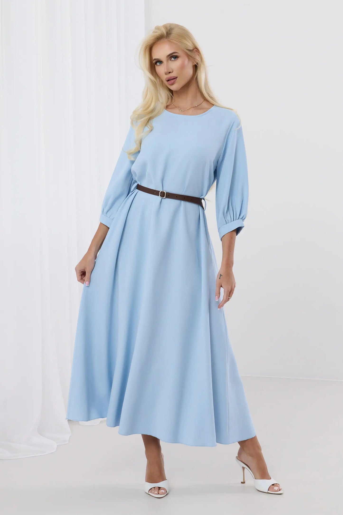 Dalia – Elegancka sukienka midi z bufiastymi rękawami i paskiem