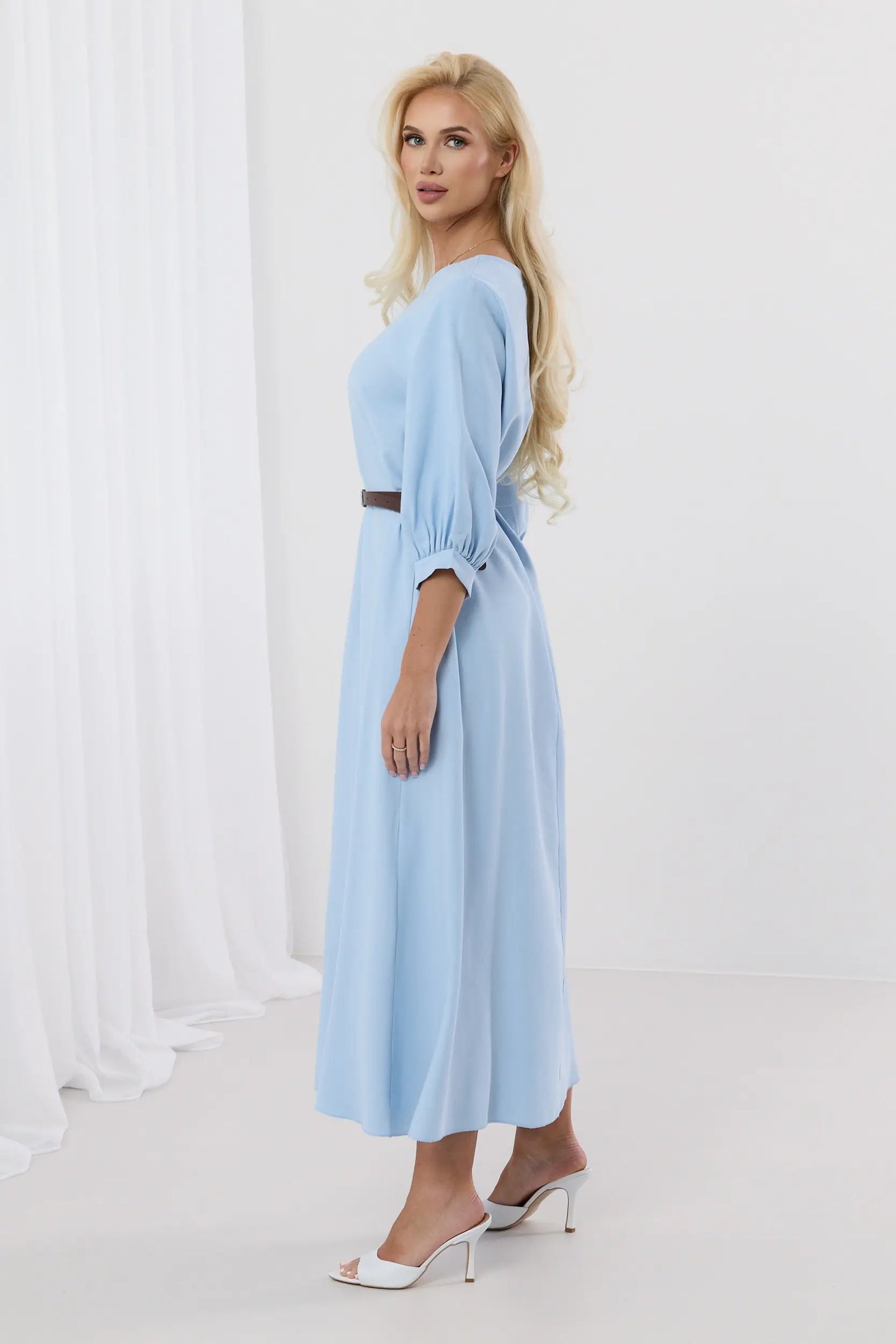 Dalia – Elegancka sukienka midi z bufiastymi rękawami i paskiem