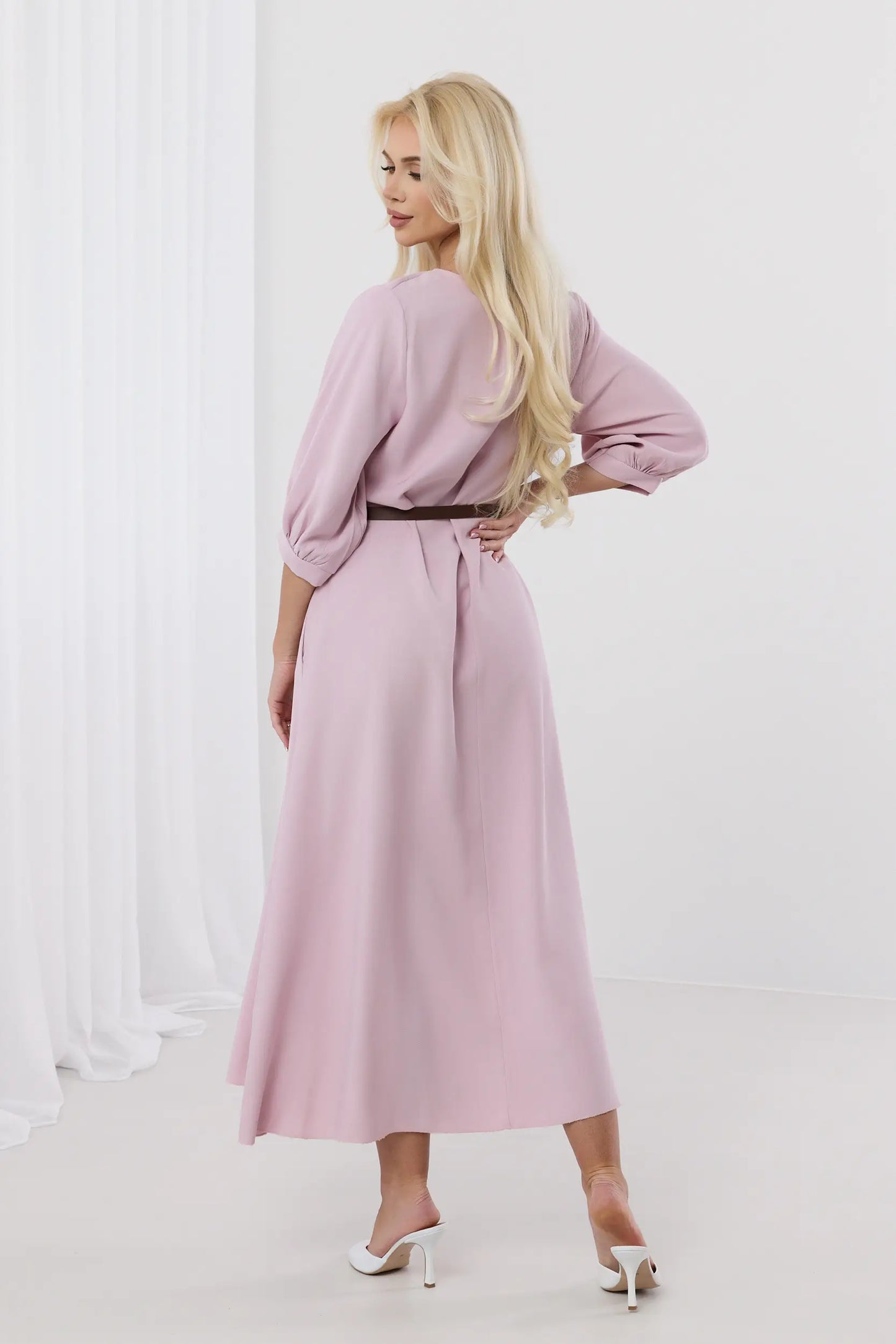 Dalia – Elegancka sukienka midi z bufiastymi rękawami i paskiem